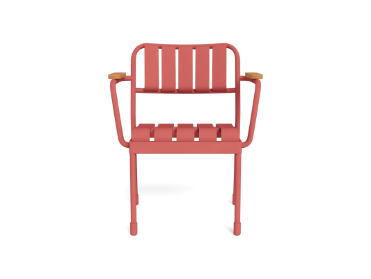 Red chair with slatted design, wooden armrests, and metal frame. Modern and minimalist style. Ideal for indoor or outdoor use.