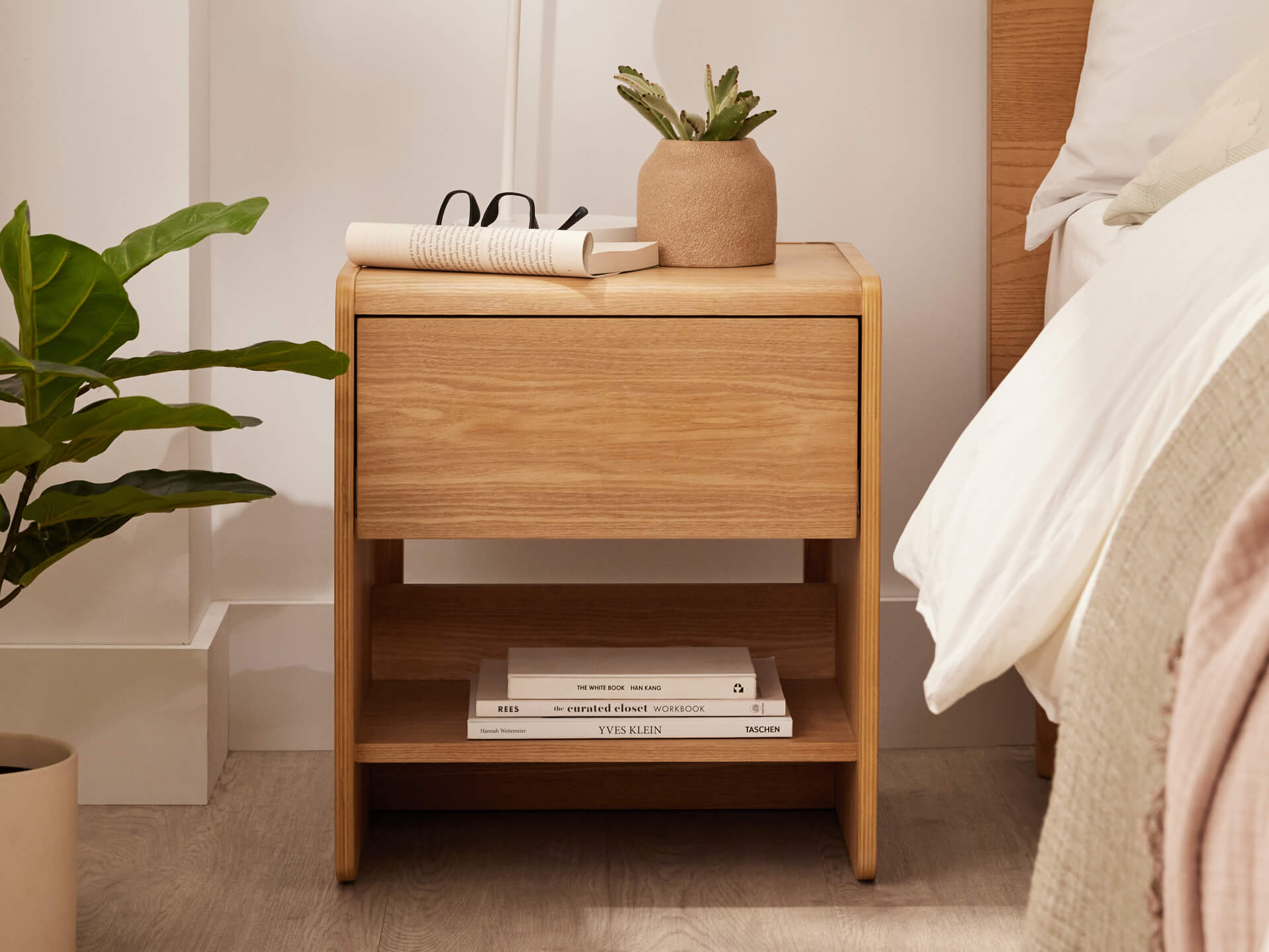 Bedside Table Wood Stool End Table Bedside Table Soft-Close Drawer
