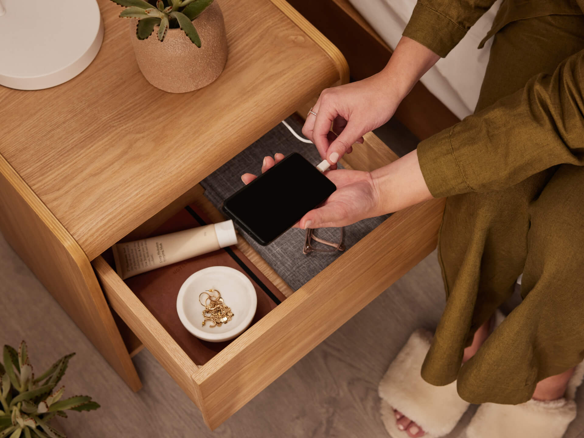 Koala side table discount