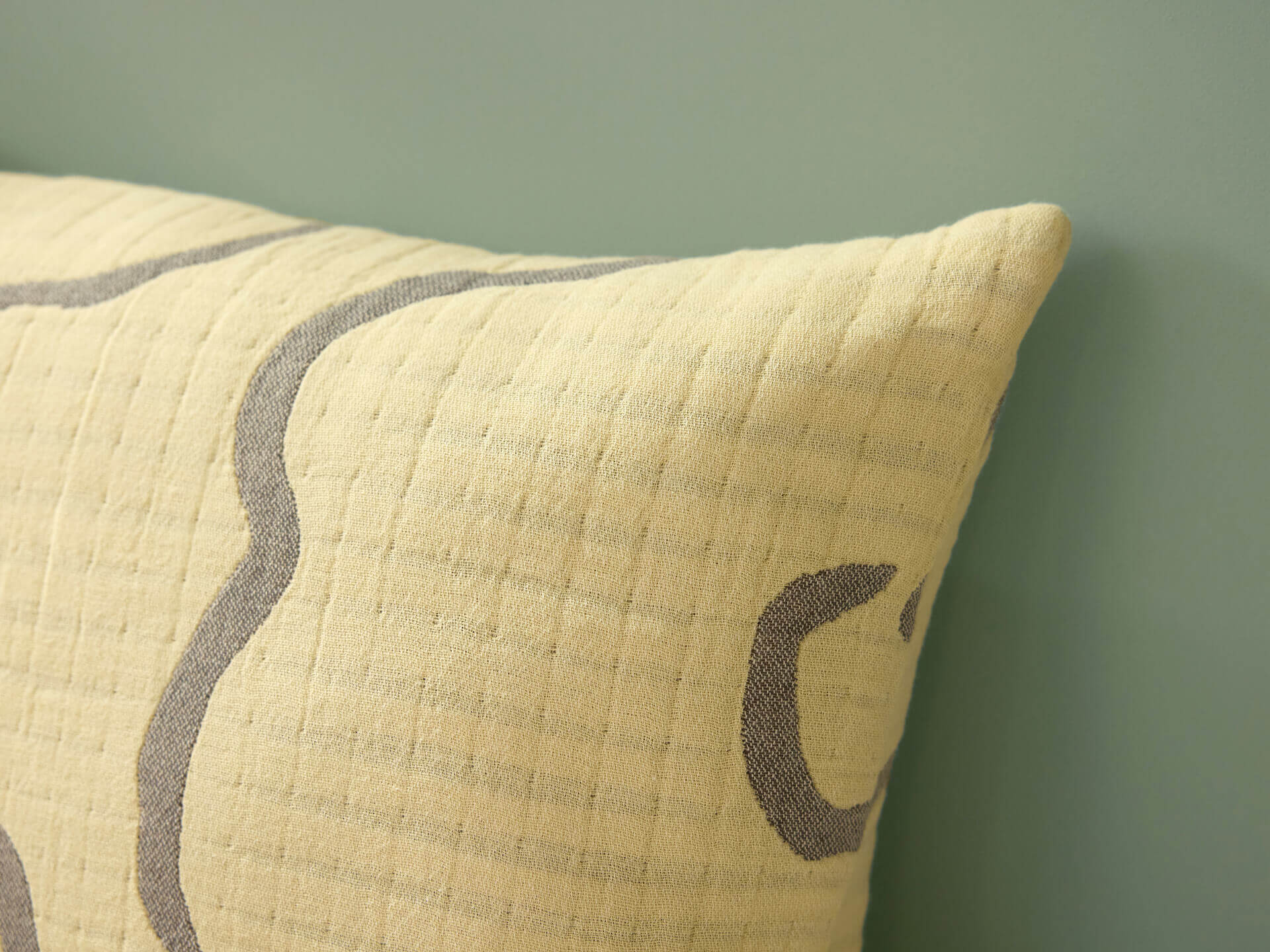Desert Flowers Cushion - 50 x 50cm / Sky Lemon