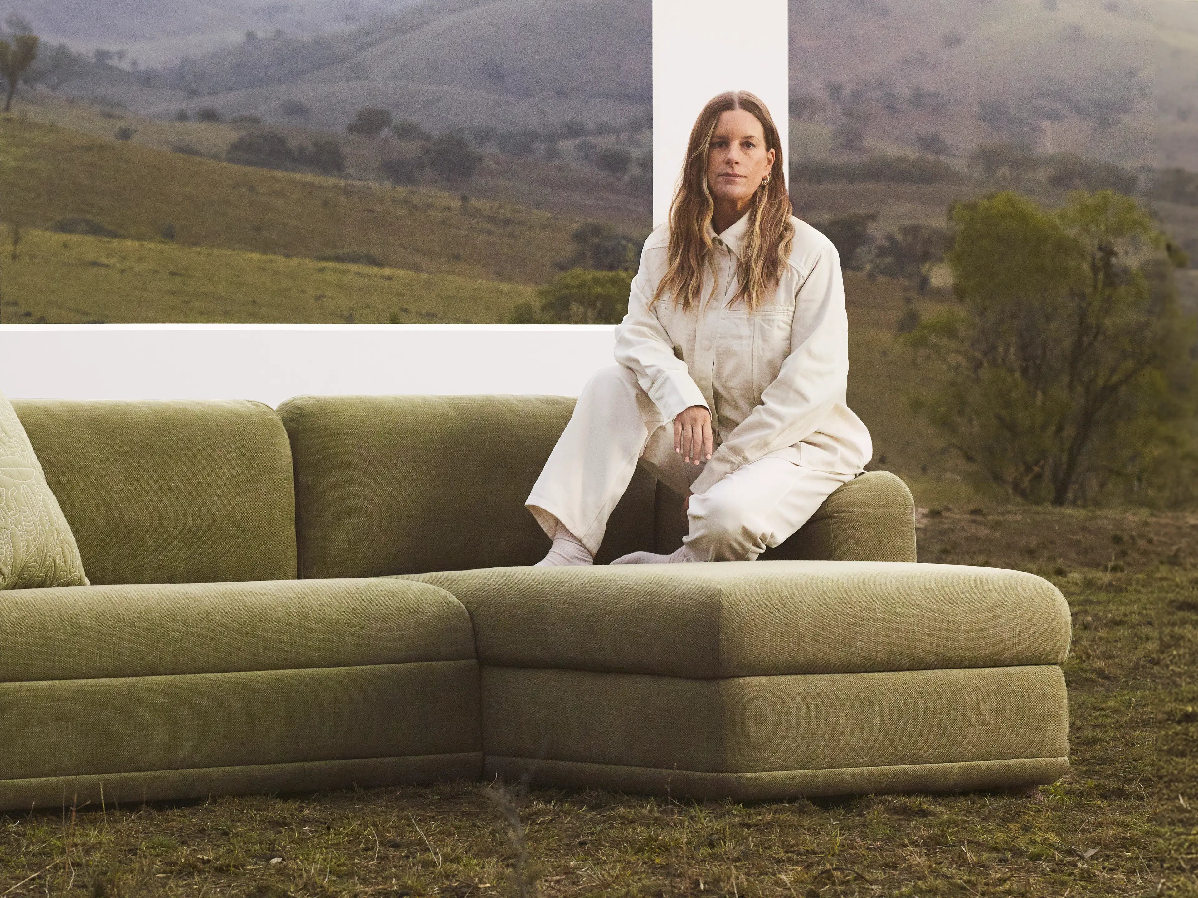 Wanda Sofa Bed [2nd Gen] - Australia 01 (Pantone) / 3.5-Seater (Queen)
