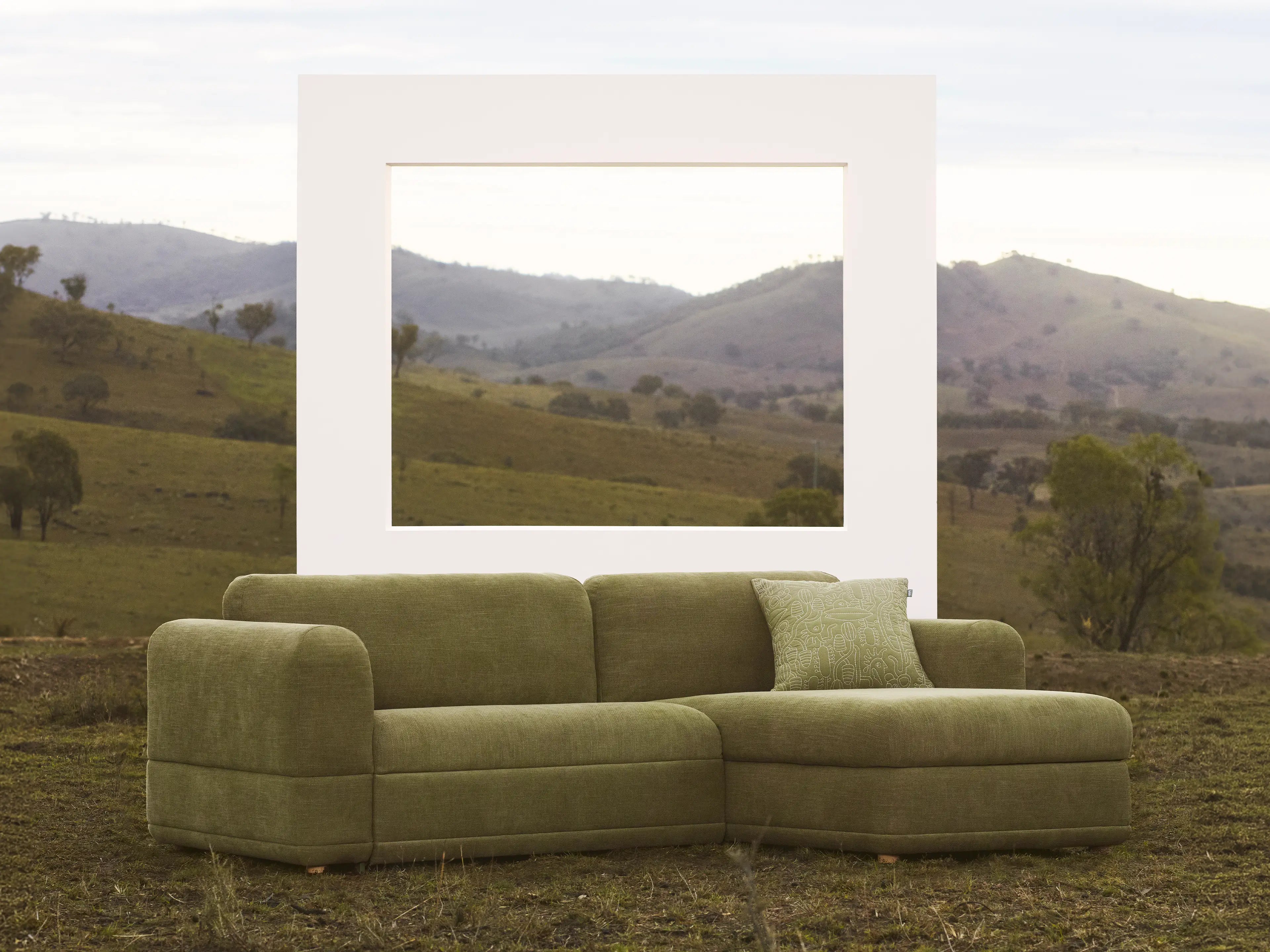 Wanda Sofa Bed [2nd Gen] - Australia 01 (Pantone) / 3.5-Seater (Queen)